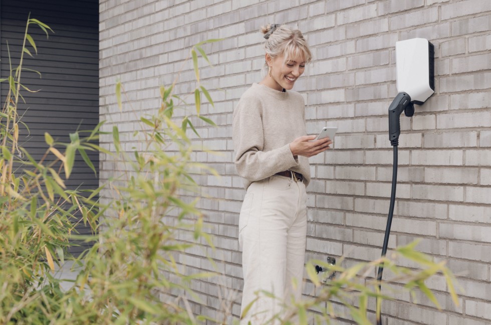 Slimste laadpaal met eigen energiecontract